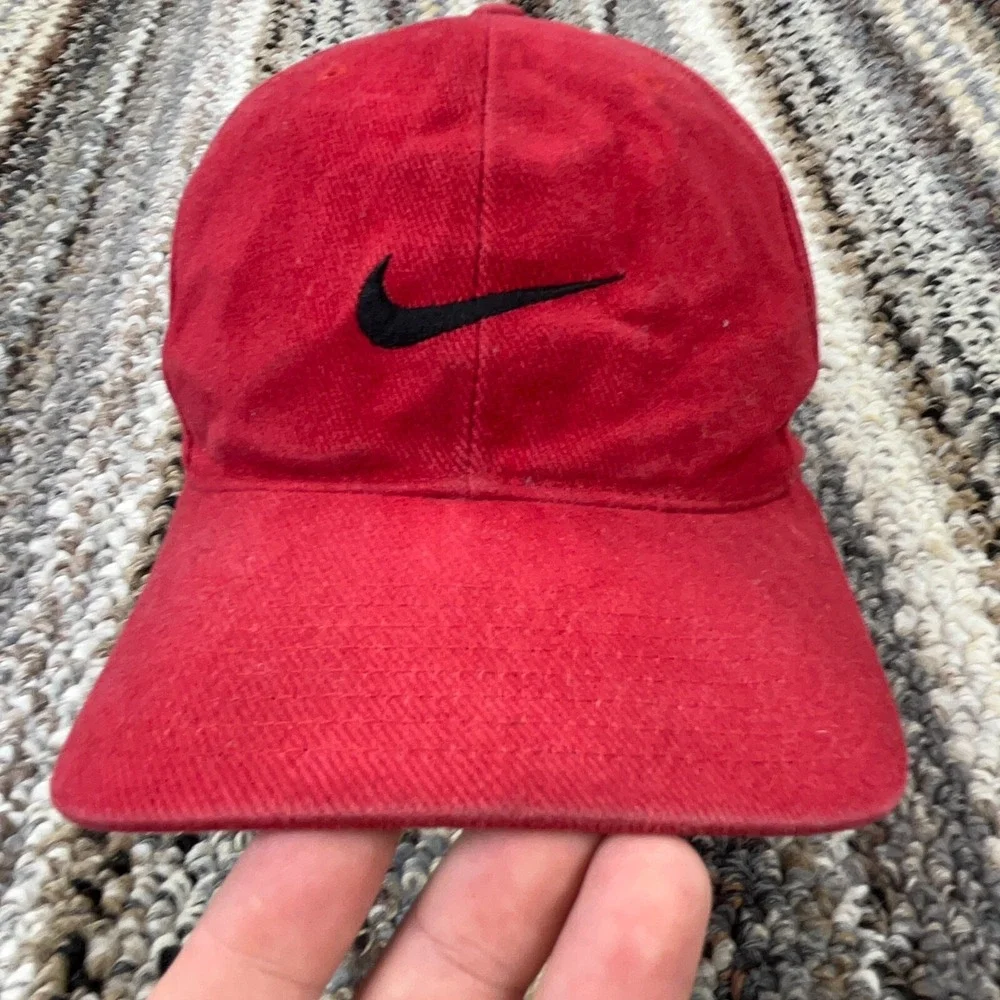 Vintage Y2K Nike Hat Cap Snapback Red Black‎ Center Swoosh Grunge Faded 2000s